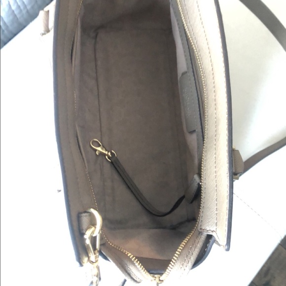 Michael Kors purse - Picture 4 of 4